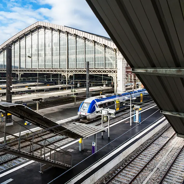 Investment risks in France's infrastructure and healthcare sectors